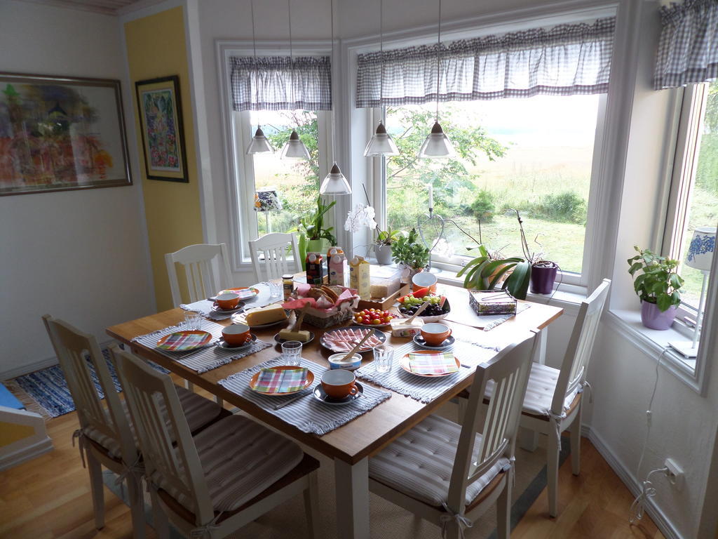 Skogis Bed & Breakfast Katrineholm Exterior photo